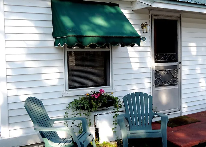 Shorelands Guest Resort & Condominiums